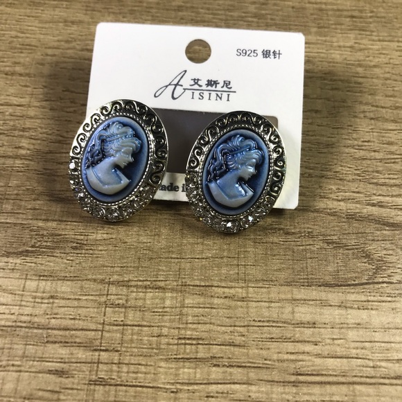 Athena Galore Jewelry - Vintage Blue and Silver Cameo Earrings
